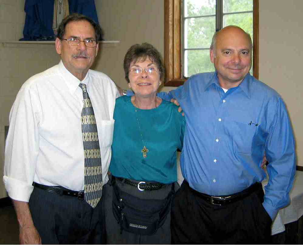 Barbara with her brothers, Ed (lief) and Don in June 2008.
